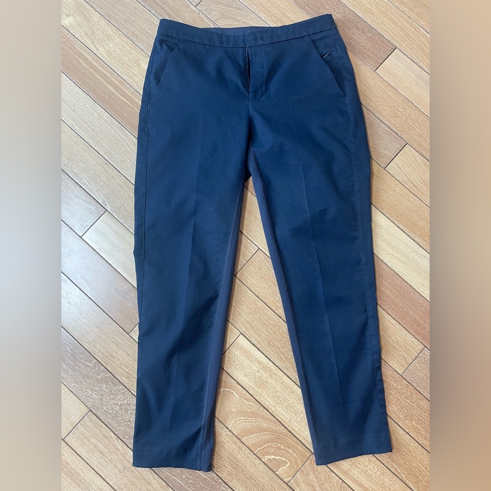 LuLuLemon Woman’s Navy blue stretch utility straight leg pants with pockets Sz 6 - Picture 10 of 13